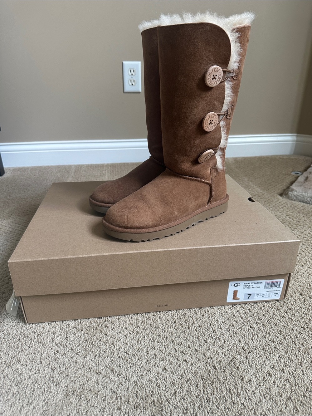 UGG Tall Button Suede Boots in Brown with Cream Shearling size 7